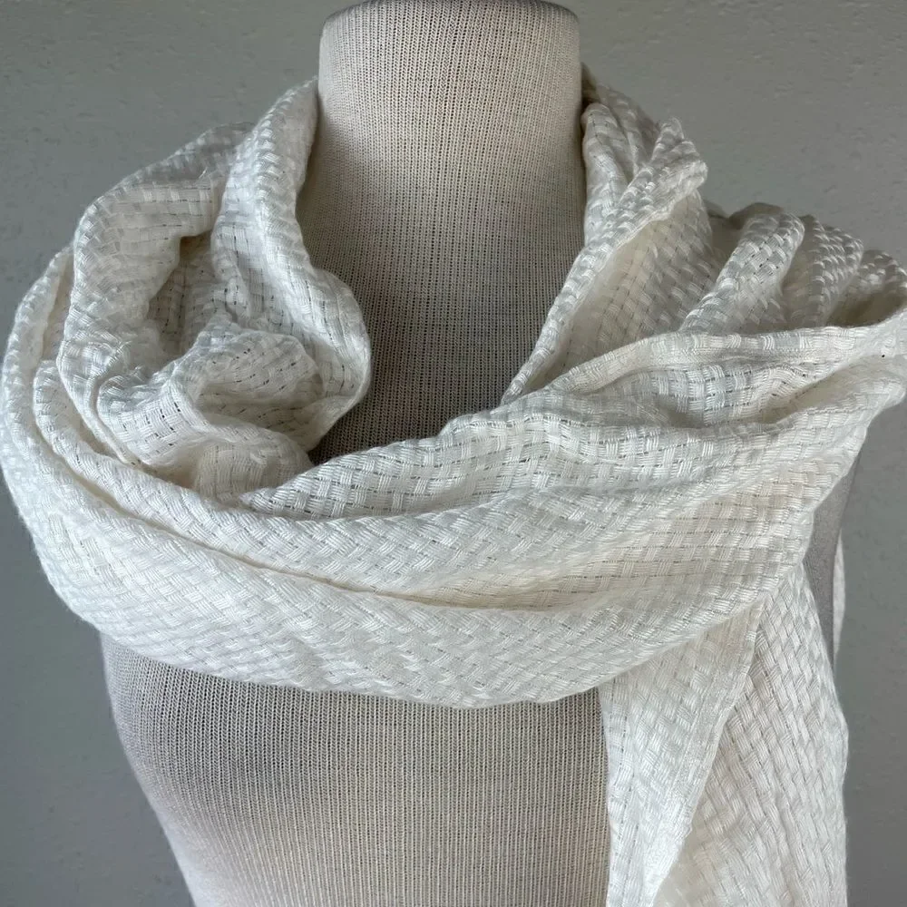 Liz Claiborne classic scarf
